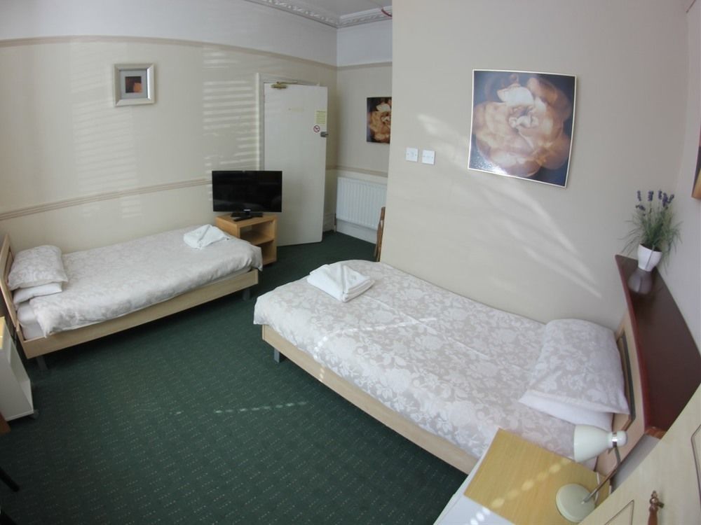 Гостевой дом The Claremont 3*